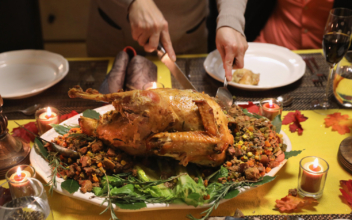 A family enjoys Thanksgiving roast in Stamford, Conn., on Nov. 24, 2016. (John Moore/Getty Images)