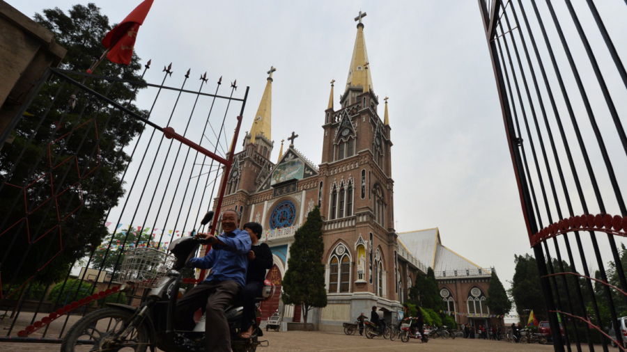 Chinese Priest Urges Pope to Address Crackdown