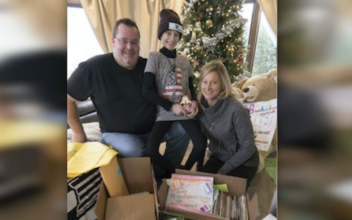Girl Fights Leukemia With Christmas Wishes From Thousands