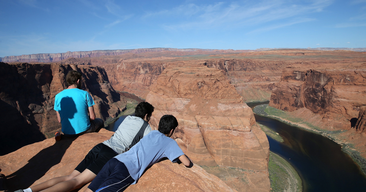 Teenage Girl Falls 700 Feet to Death at Scenic Horseshoe Bend NTD