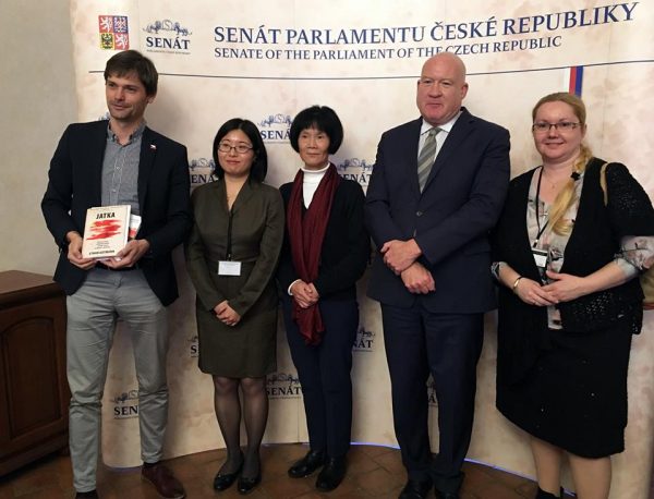 (L-R) Senator Marek Hilšer, deputy of the NGO WOIPFG Mrs. Haiyen Wang, former prisoner of conscience Ms. Yumei Liu living in asylum in Finland, writer and publicist Ethan Gutmann, chairwoman of the Czech Helsinki Committee Lucie Rybová. (Lukáš Kruťa/The Epoch Times)