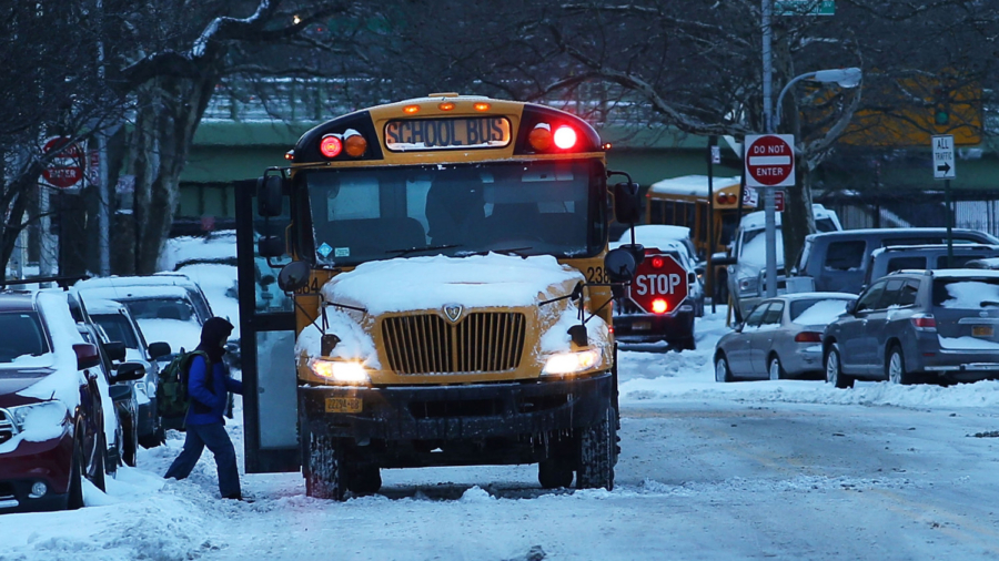 Bus Driver Buys Breakfast for Entire Bus of Students When School is Delayed