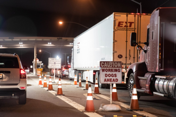 A Border Patrol checkpoint on Hwy. 8 east of Yuma, Ariz., on May 25, 2018. (Samira Bouaou/The Epoch Times)