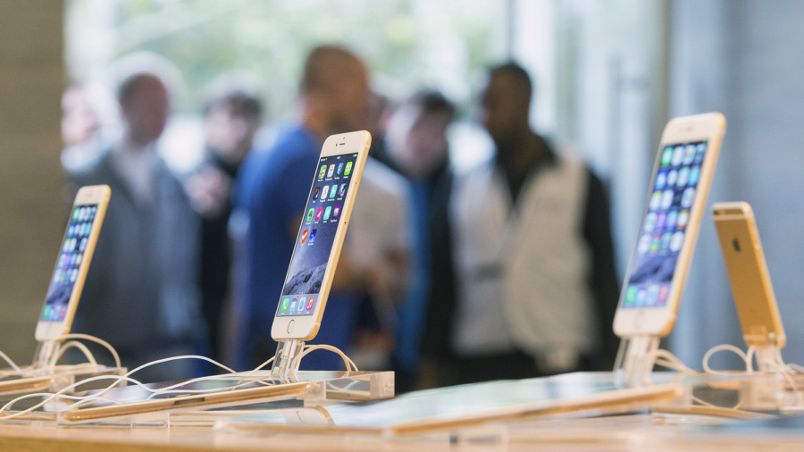 Apple Opens New Chapter Amid Weakening iPhone Demand