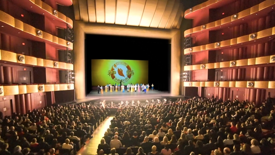 Journalist Brings Awareness of Chinese Regime’s Interference With Shen Yun Shows in Denmark
