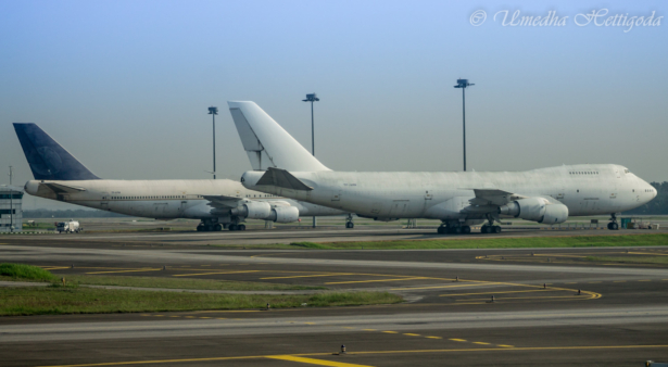 The same model of aircraft, Boeing 747, park at the Kuala Lumpur International Airport on June 9, 2017. (Umedha Shanka Indranath Hettigoda/Flickr[CC BY-SA-2.0 (ept.ms/2utDIe9)])