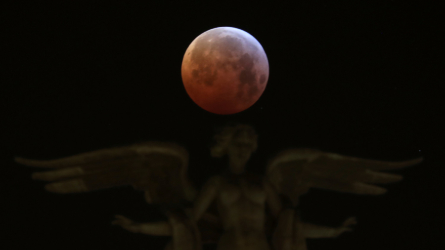 Meteoroid Smacked into Moon During January Lunar Eclipse, Researchers say