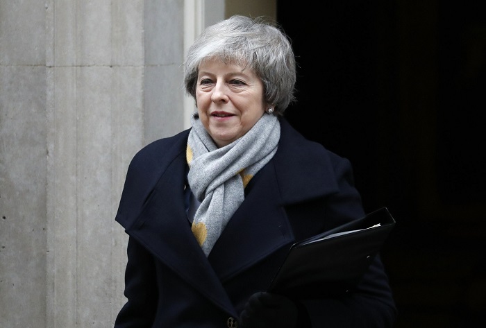 UK’s May Faces No-Confidence Vote After Brexit Plan Crushed