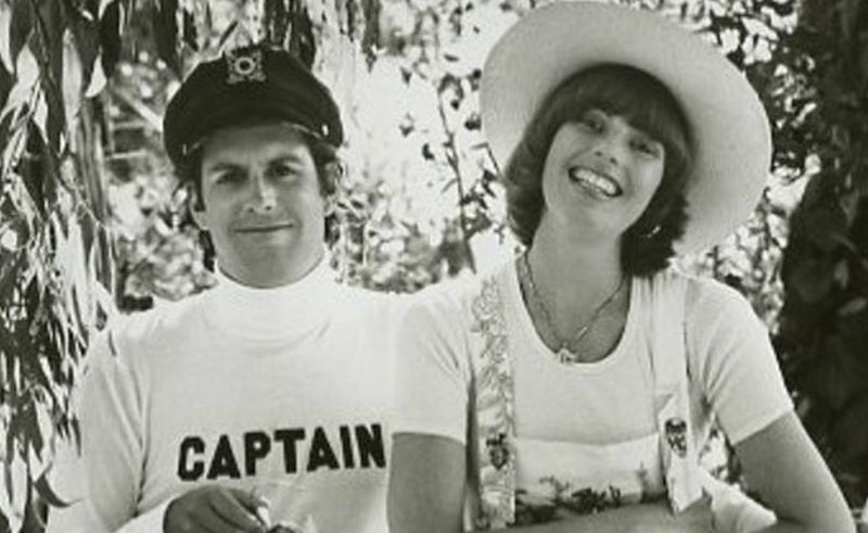 Publicity photo of Captain & Tennille from their short-lived television show, 1976. (Public Domain)