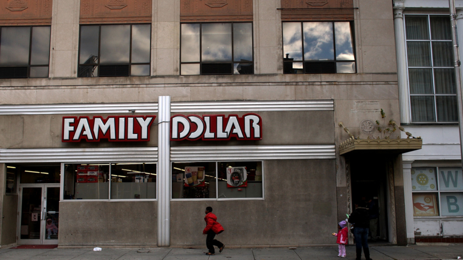 Good Samaritan Shoots Robber Dead at Family Dollar Store: Police