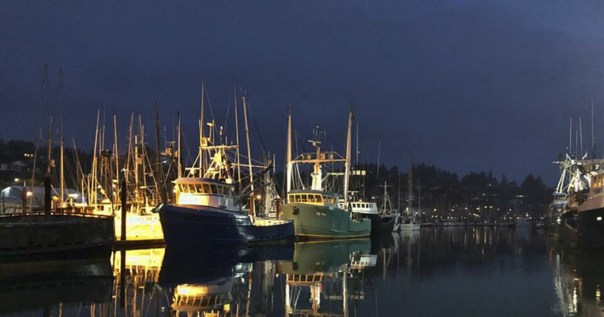 5 Missing, 2 Rescued After Crab Boat Sinks Off Alaska Coast NTD