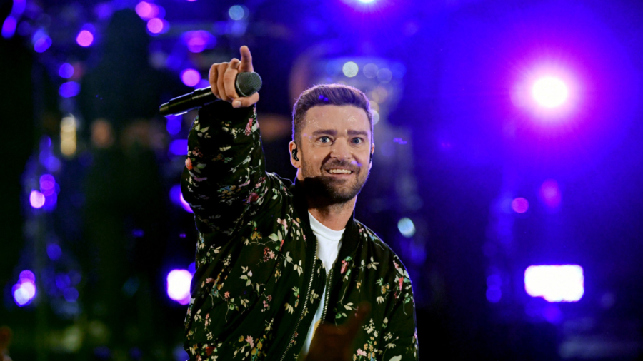 Justin Timberlake Drops by to Visit Young Fans in Texas Children’s Hospital