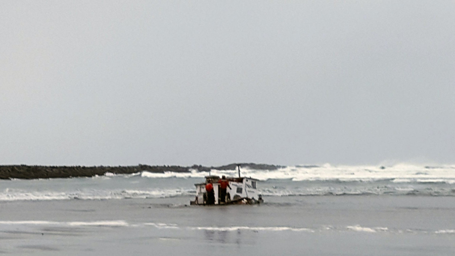 3 Crabbers Dead After Boat Capsizes Off Oregon Coast, Leaving Town Mourning