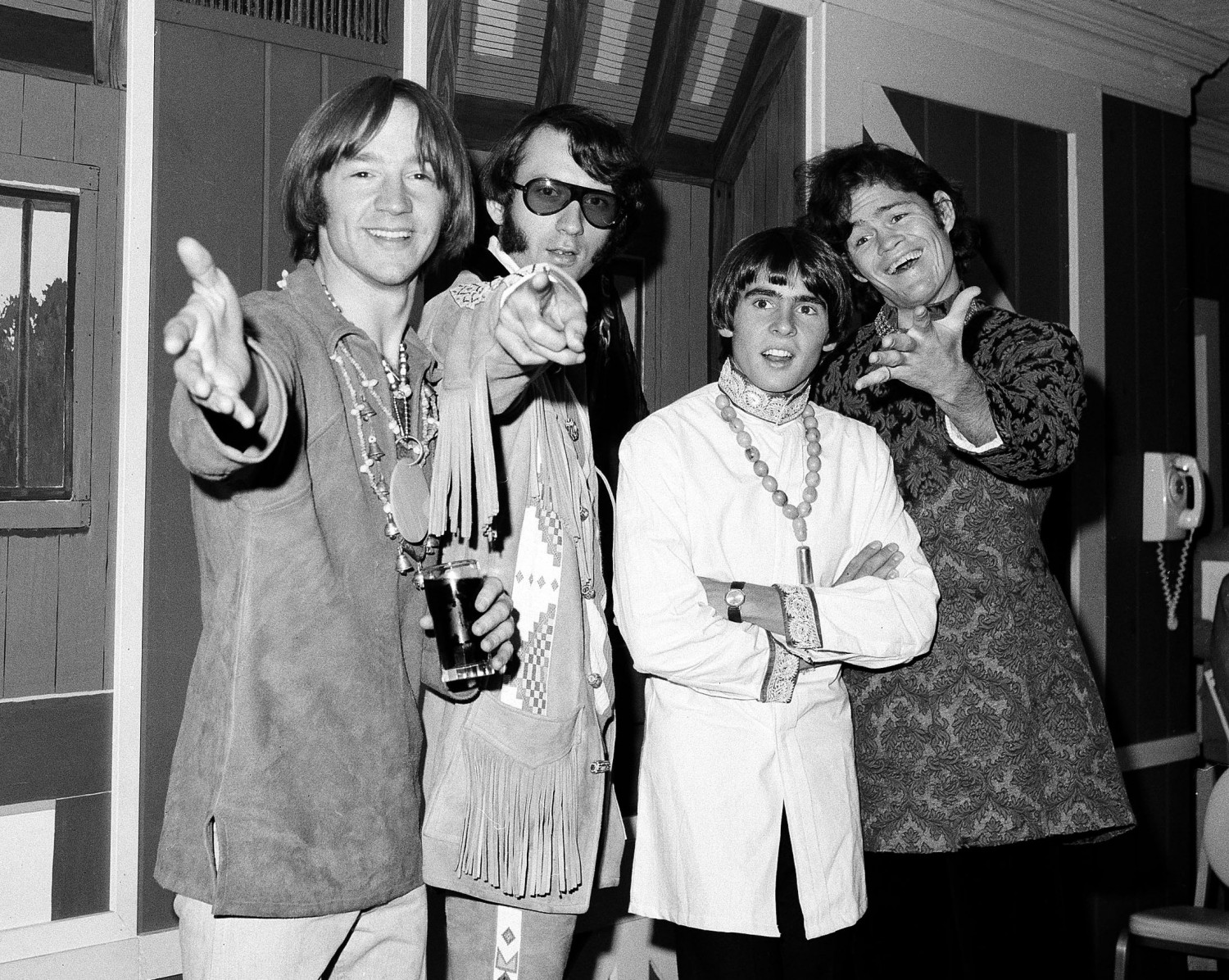 The Monkees’ Peter Tork Dies at 77: Reports