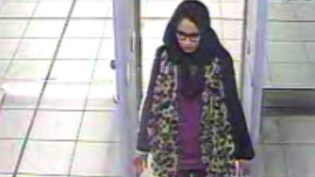 Pregnant Jihadi Schoolgirl Who Ran Away to Join ISIS Has No Regrets but Begs to Be Let Into UK to Give Birth