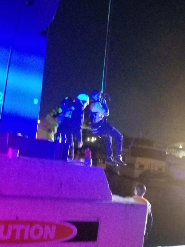 Rescue crews lower a passenger to safety from the Bayside Skyride in San Diego on Feb. 18, 2019. (SDFD)