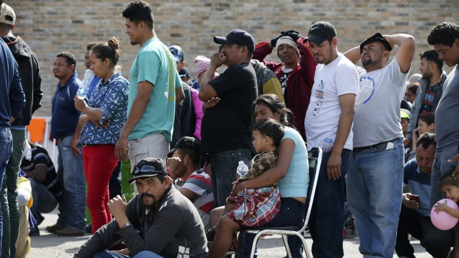 Border Patrol Rescues 5 in Texas Near Where Caravan Waits