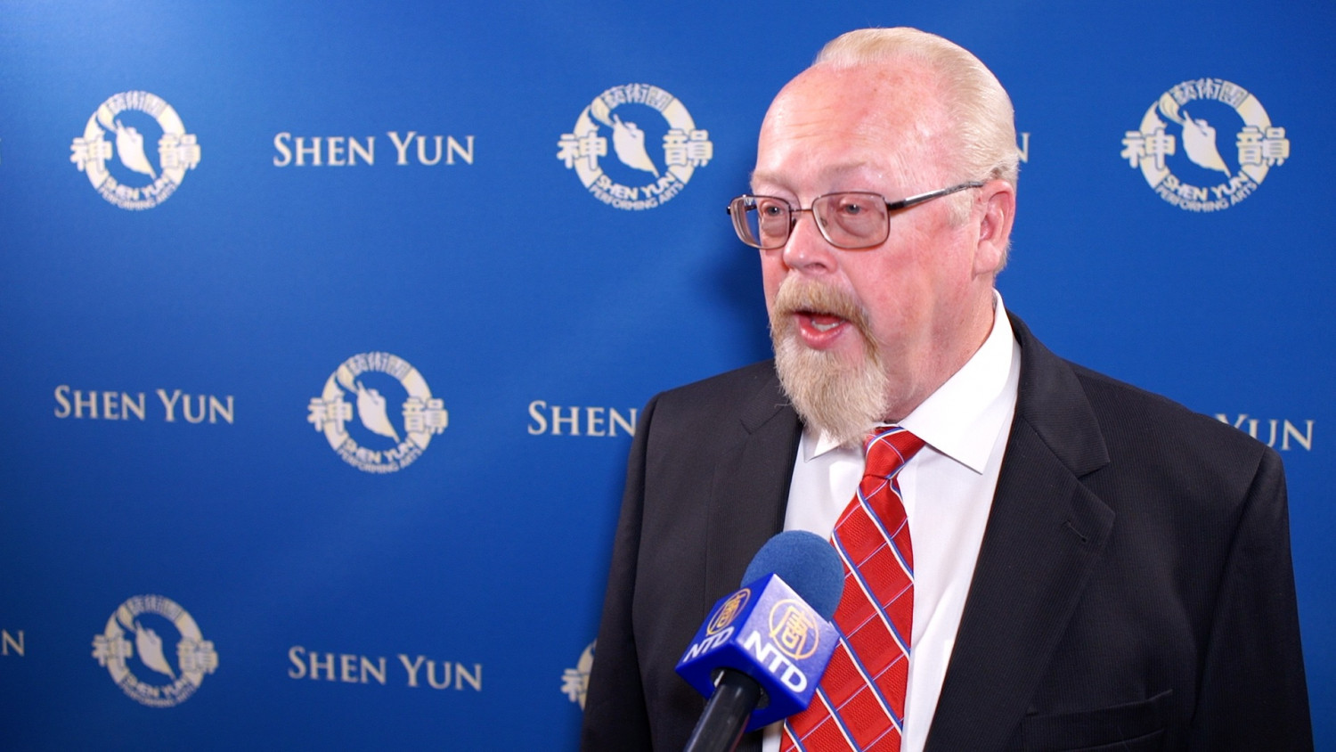 Business Owners Praise Shen Yun’s Performance Level
