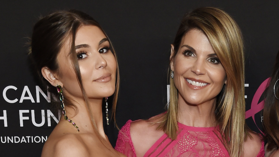 Lori Loughlin’s Daughter Olivia Jade Reportedly Wants to Go Back to USC Amid College Scam