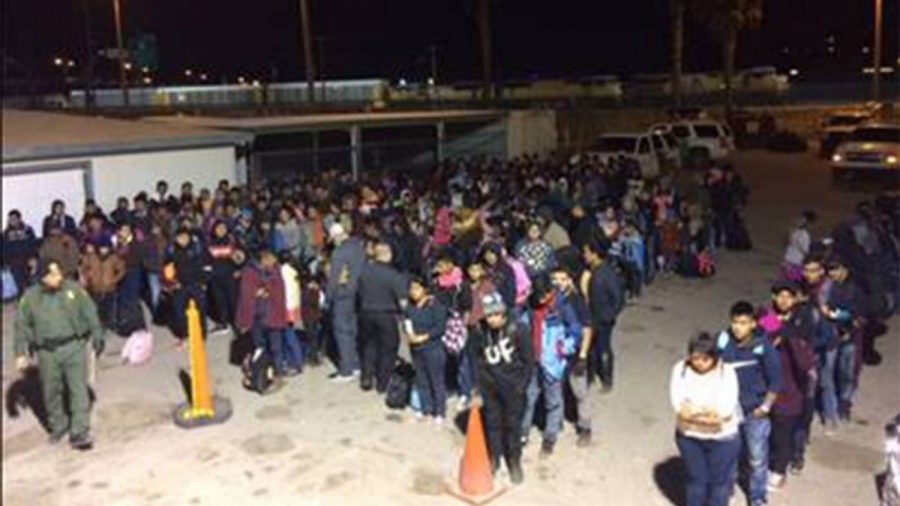 Border Agents Snag Over 400 Illegals In Span of Five Minutes