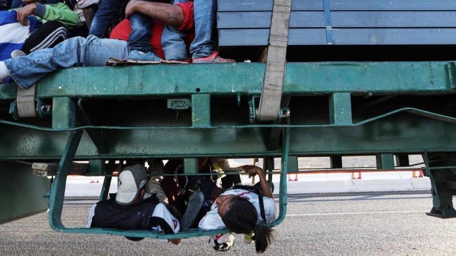 Over 25 Central American Migrants Die in Truck Accident