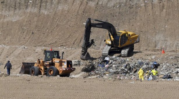 Crews start searching in a specific area of the Midway Landfill for the remains of Kelsey Berreth in Colorado Springs, Colo., on Feb. 26, 2019. (Jerilee Bennett/The Gazette/File via AP)