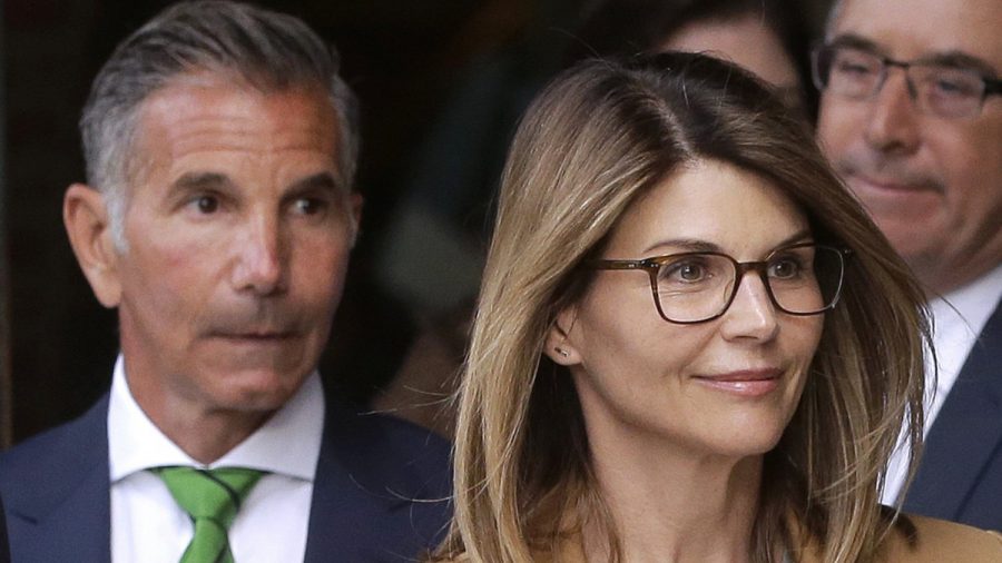 Lori Loughlin and Husband Surrender Passports, Waive Right to Preliminary Hearing