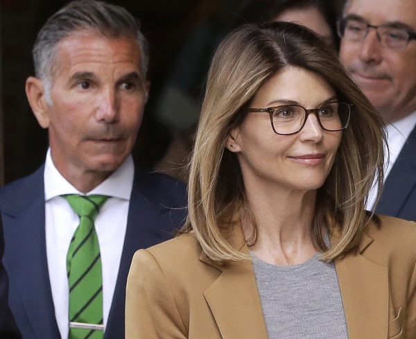 Lori Loughlin, Mossimo Giannulli Make Request to Court in College Admissions Scam Trial