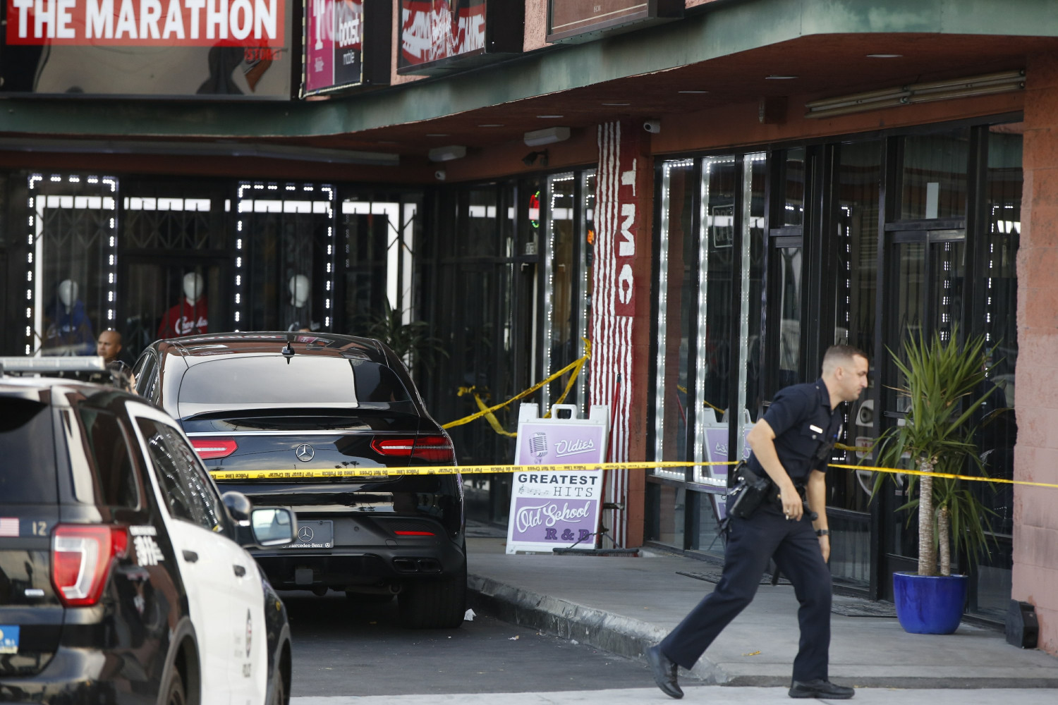 Shootout in Chicago Kills Concealed-Carry Holder and a Robber, Another Robber Wounded