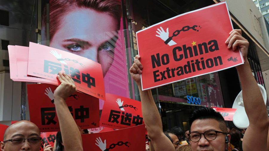 Hong Kong Businesses, Shops Plan Shutdown to Protest Extradition Bill