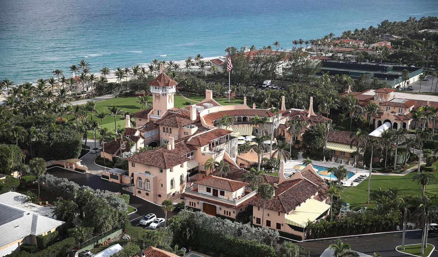 Trump Can Live at Mar-a-Lago as Employee, Town Attorney Concludes