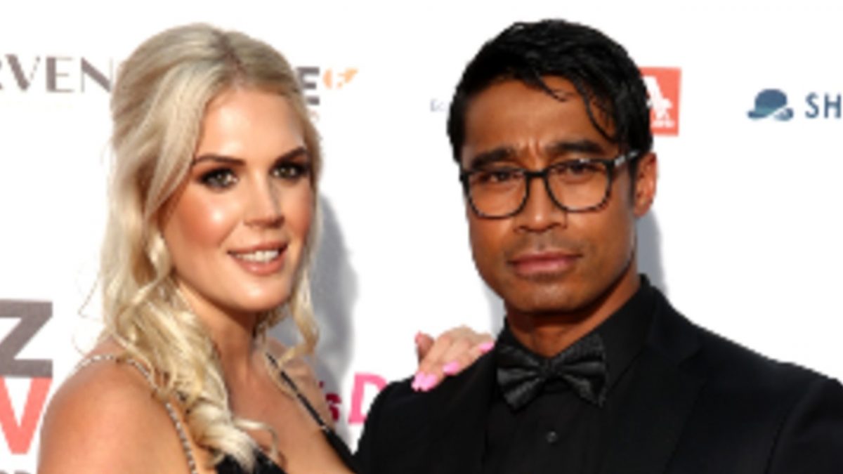 Pua Magasiva (R) and Lizz Sadler (L) arrive ahead of the NZ TV Awards at Sky City in Auckland, New Zealand, on Nov. 30, 2017. (Phil Walter/Getty Images)