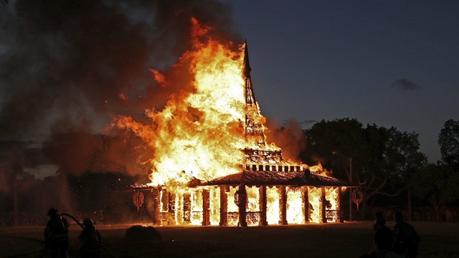 Temple Memorial to Florida Shooting Victims Is Set Ablaze
