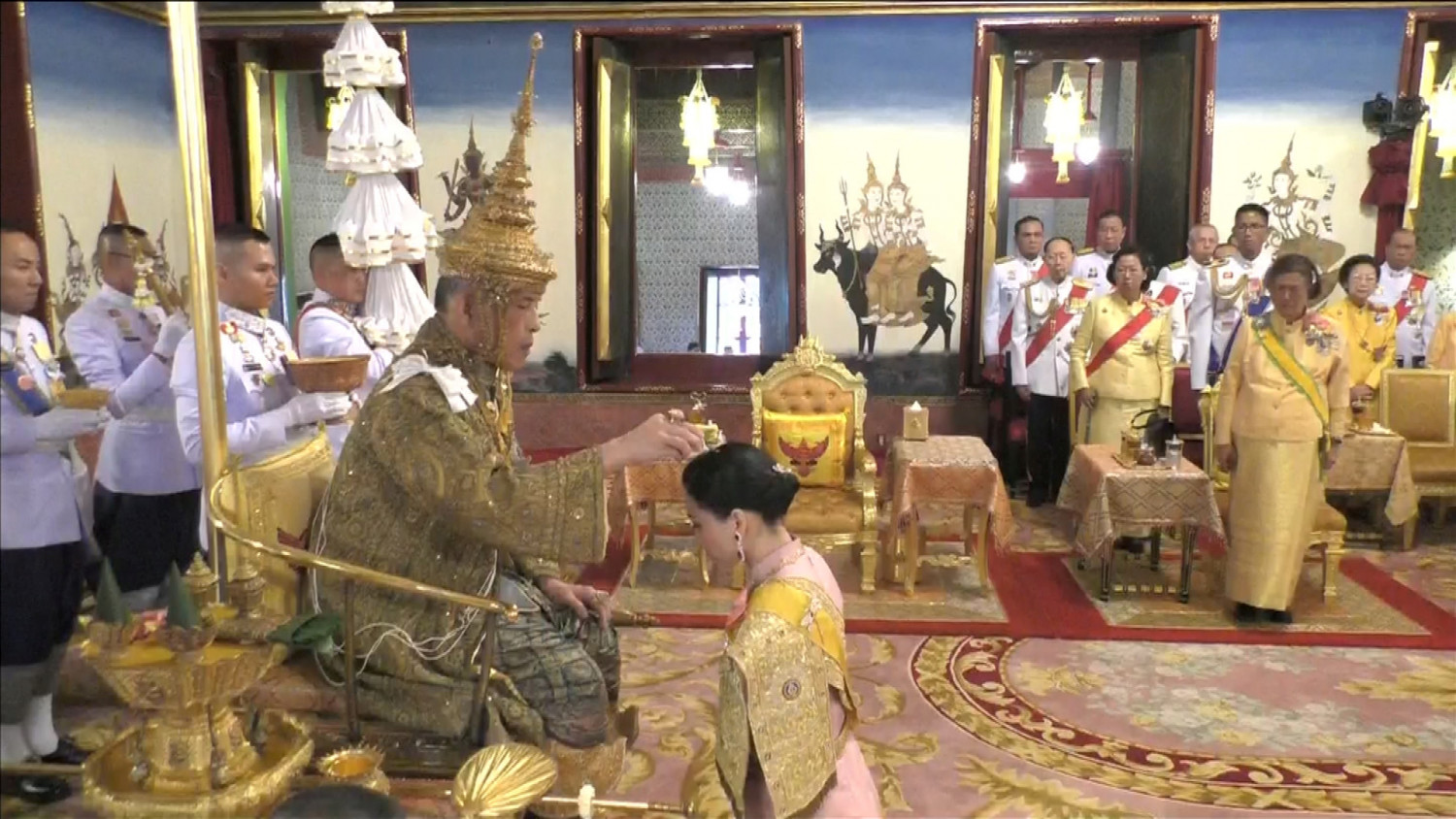 ‘I Shall Reign in Righteousness’: Thailand Crowns King in Ornate Ceremonies
