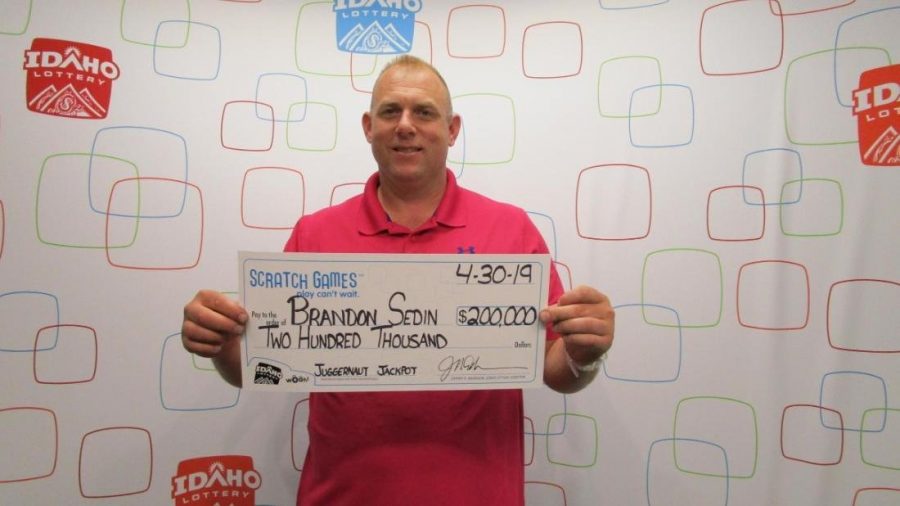 He Donated a Few Dollars to a Homeless Man—The Next Day, He Wins $200,000