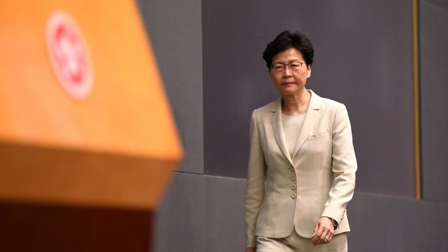 Hong Kong Leader Issues Apology, Refuses to Retract Extradition Bill