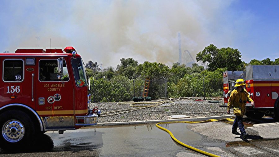 Brush Fire Prompts Evacuation of Southern California Amusement Parks