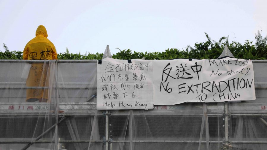 Hong Kong Protester Dies After Unfurling Banner on Side of Building