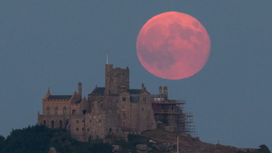 How to Observe ‘Moon Illusion’ When Strawberry Full Moon Peaks Tonight