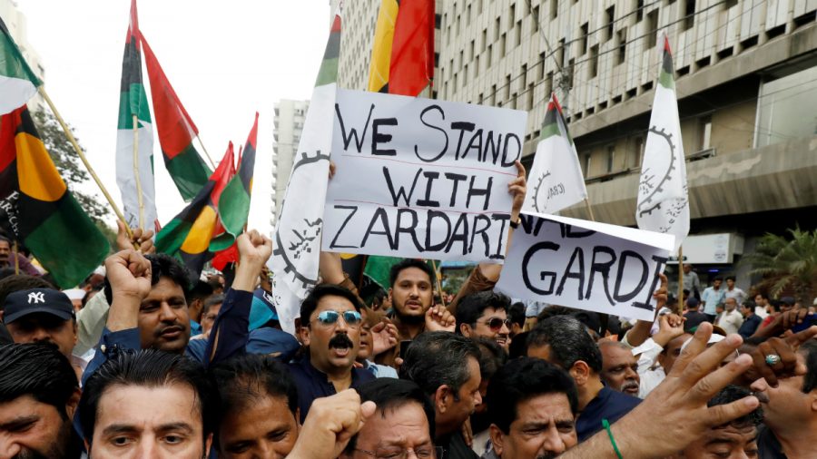 Former Pakistani President Zardari Arrested on Corruption Charges