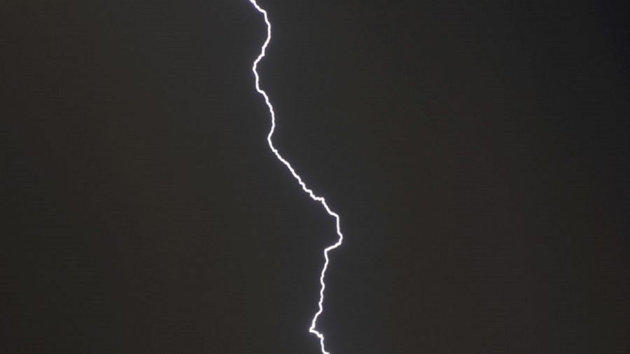 6 Hurt by Lightning While Working on a Rooftop in Florida
