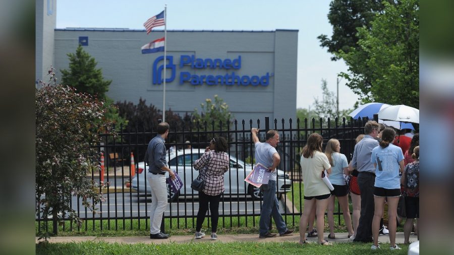 Missouri’s Last Abortion Clinic to Stay Open, at Least Temporarily, Judge Rules