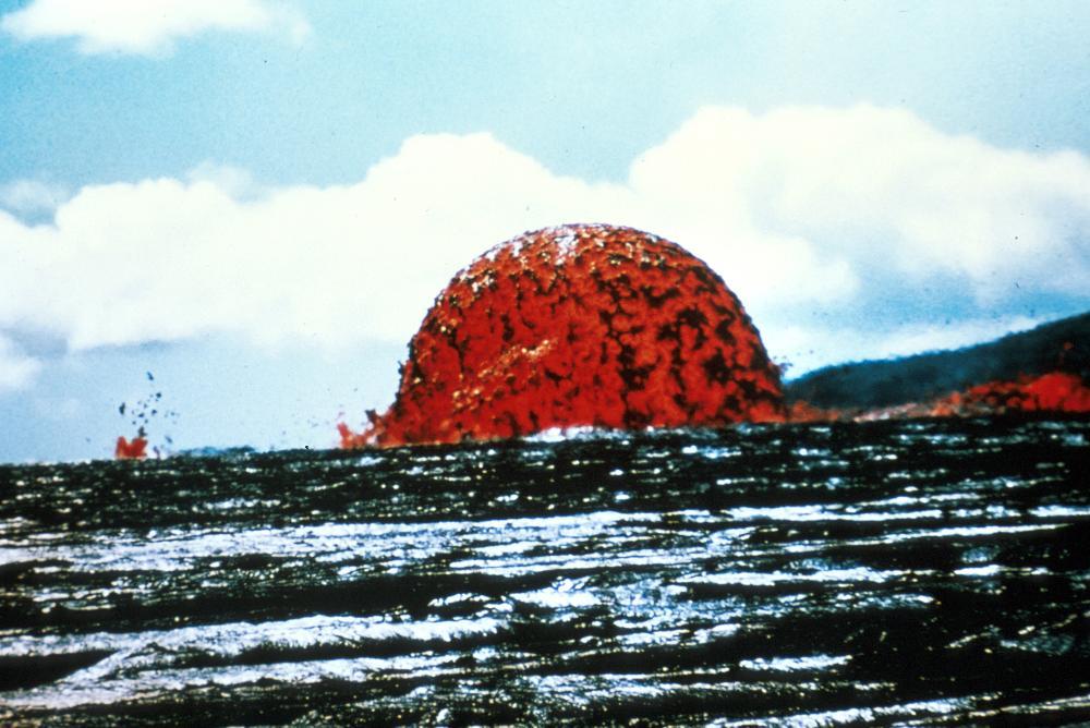 Mauna Ulu (©<a href="https://library.usgs.gov/photo/#/item/51dc79c8e4b097e4d3838965">USGS.gov</a>)