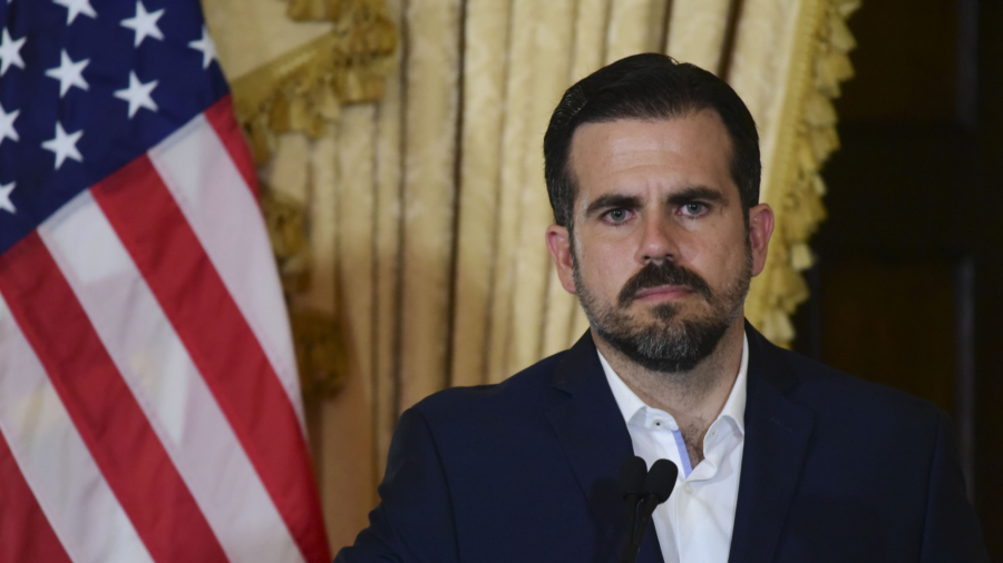 Puerto Rico Governor Apologizes for Private Chat That Drew Ire