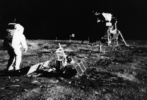 Here’s a Look at Moon Landing Hits and Misses | NTD