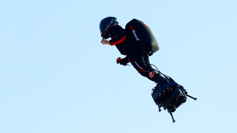 France’s Flyboard Hero Franky Zapata Failed in His Attempt to Cross English Channel