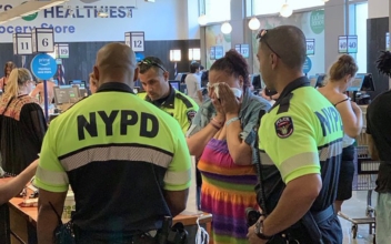 Instead of Arresting a Woman Accused of Shoplifting, These NYPD Officers Paid for Her Meal