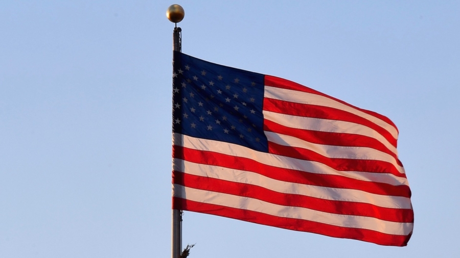 Disabled Army Veteran Faces Eviction for Flying American Flag From Apartment Balcony