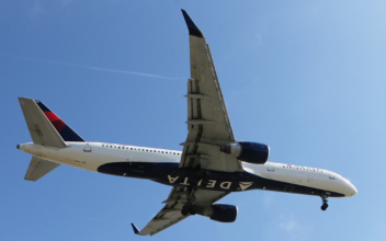 Delta Flight Plunges 30,000 Feet Under 10 Minutes, Leaving Passengers Panicked
