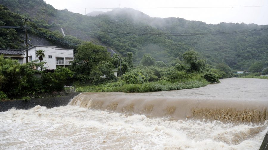 Japan, Hit by Torrential Rains, Orders Over One Million to Evacuate